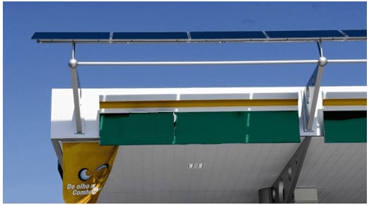  Figura 7: Sistema fotovoltaico em posto de combustível. Sistemas fotovoltaicos em ambientes classificados