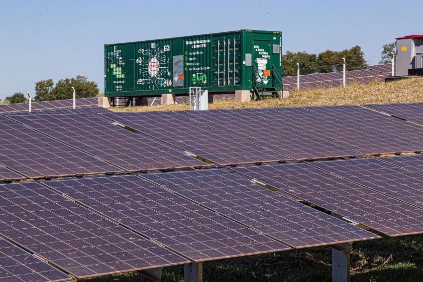 Usina_fotovoltaica_da_Vivo_entra_em_operação_em_Campinas.jpg