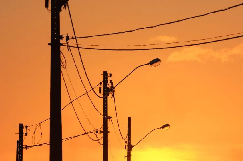 Canal Solar - Furtos de energia preocupam distribuidoras em meio ao aumento da conta de luz