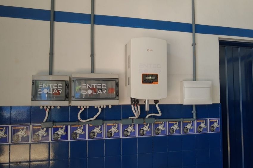 Inversor Solis de 30 kW utilizado no sistema fotovoltaico da distribuidora Betel