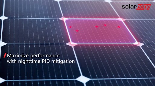 O Synergy Manager possui um recurso anti-PID, que regenera as células fotovoltaicas e reduz sua degradação ao longo do tempo 