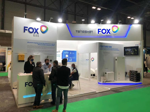 Estande da FoxESS na Genera 2021. Foto: FoxESS/divulgação