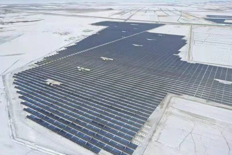 Usina de Guyuan, que possui 200 MW, fornece eletricidade renovável para os jogos. Foto: JA Solar/Divulgação