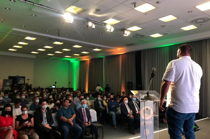 Crise climática e política no segmento de energia renovável são temas discutidos no Fórum GD