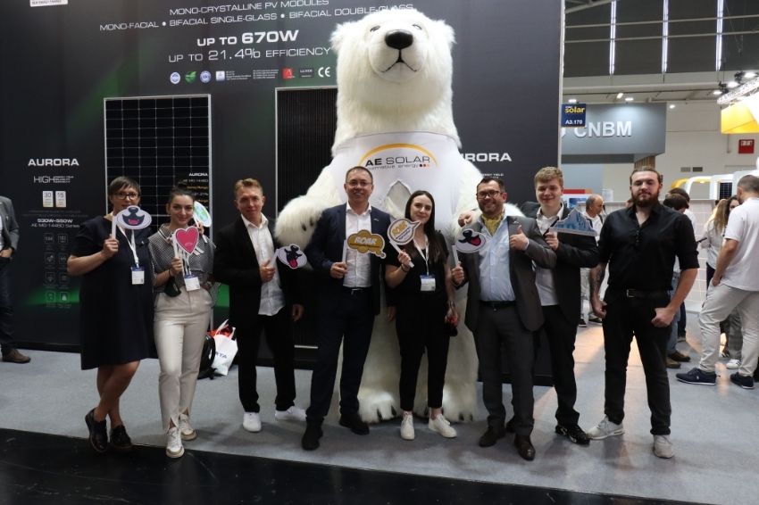 Canal Solar AE Solar exibe suas novas séries de painéis na Intersolar Europa (3)