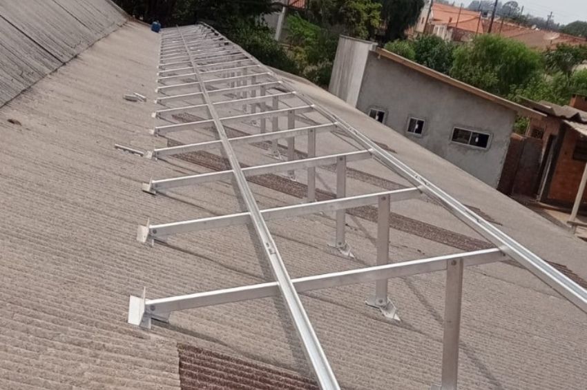 Canal Solar Uso de clips ARaymond acelera instalação de usina