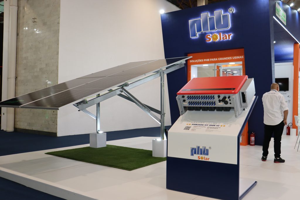 Entre os destaques está o inversor PHB250K-HT. Foto: PHB Solar/Divulgação