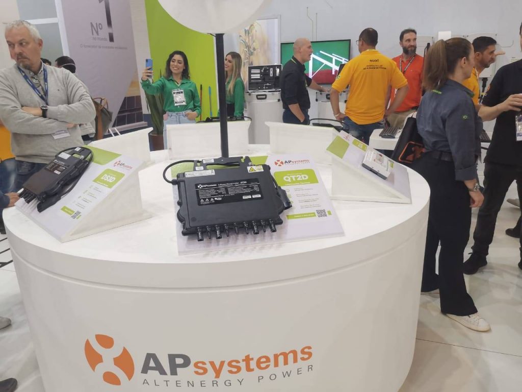 DS3D e o QT2D: lançamentos da APsystems na Intersolar 2021. Foto: Reprodução