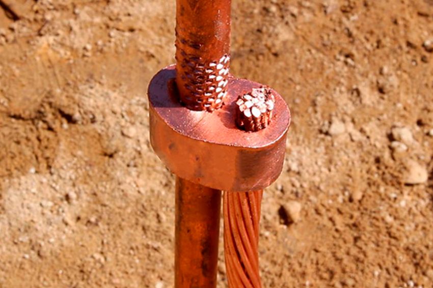 Conector de Aterramento à Compressão ou Solda Exotérmica?