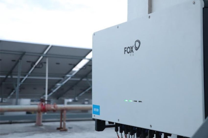 FoxESS instala usina de 1,3 MW para reduzir emissões de CO2 na fábrica