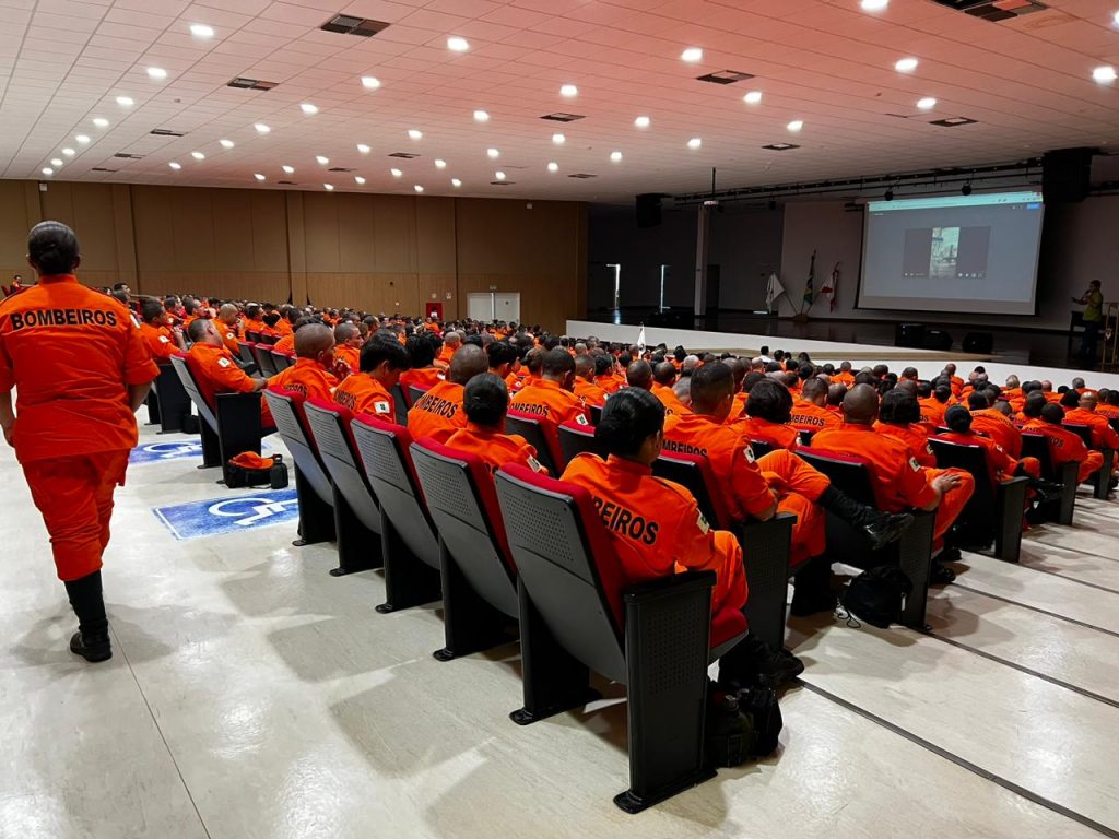 Em torno de 350 pessoas estiverem presentes, entre militares, estudantes da corporação e convidados. Foto: Reprodução