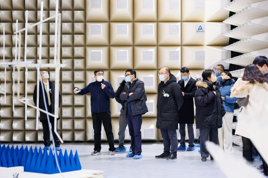 O provedor global mantém um total de 130 centros de testes e laboratórios. Foto: TÜV Rheinland/Divulgação