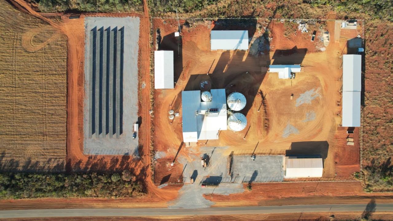 Argrano investiu em um projeto híbrido visando reduzir o consumo de diesel. Foto: Solar Enerji/Divulgação