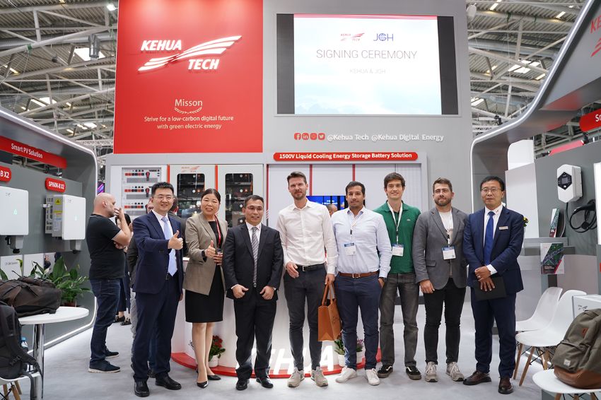 Equipe da Kehua presente na Intersolar Europe. Foto: Kehua/Divulgação