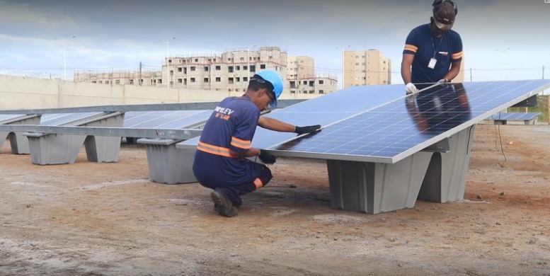 Estrutura é feita de polietileno e pesa 15 kg. Foto: Fortlev Solar/Divulgação