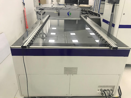 Máquina de flash usada no teste para a determinação da potência máxima do módulo fotovoltaico. Fonte: LESF/UNICAMP