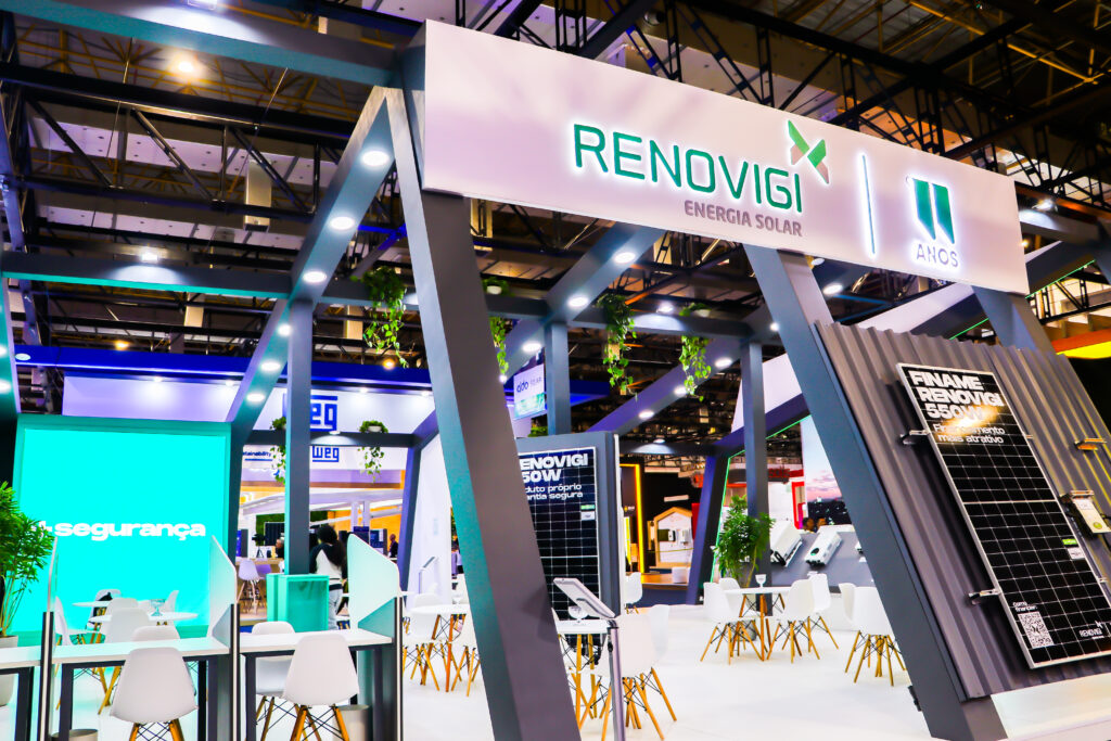 Estande da empresa na Intersolar. Foto: Renovigi/Divulgação