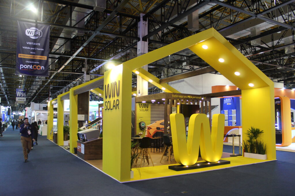 Estande da WIN na Intersolar South America. Foto: WIN Solar/Divulgação