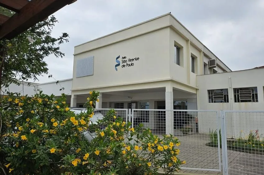 Asilo de idosos ganha autonomia energética com doação de sistema solar