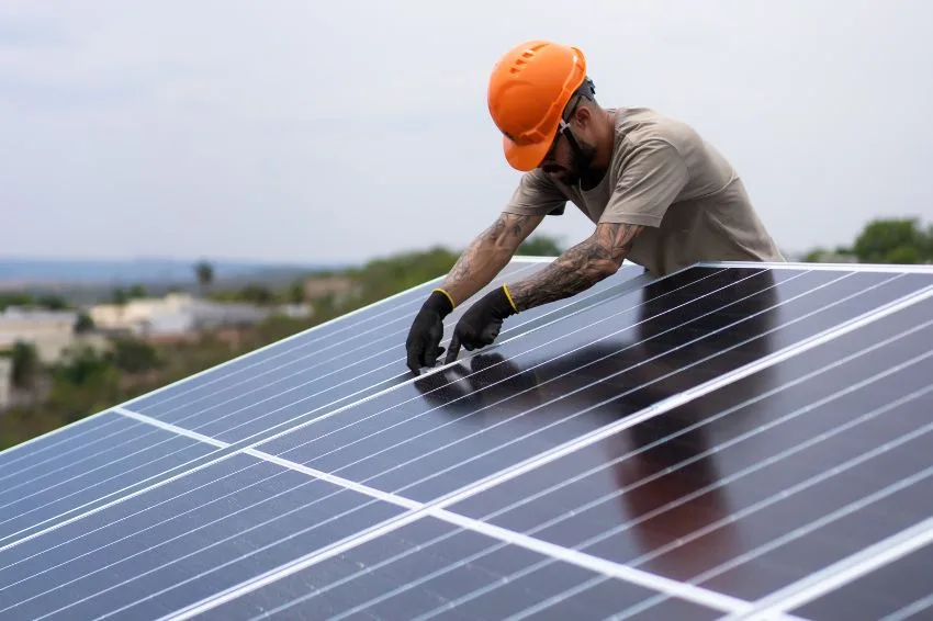 Desafios energéticos de um país com 8,6% da população em favelas