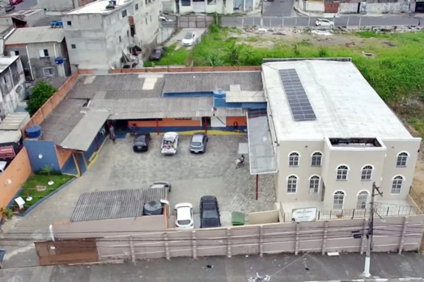 Instituto instala usina solar para ensinar sustentabilidade a jovens