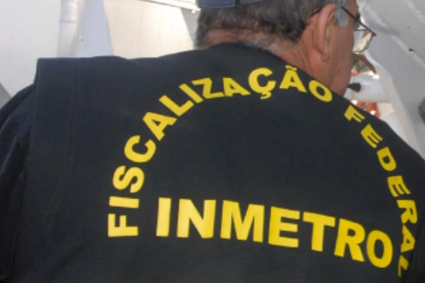 Potência inferior Fiscalização do Inmetro encontra irregularidades em painéis fotovoltaicos vendidos no Brasil
