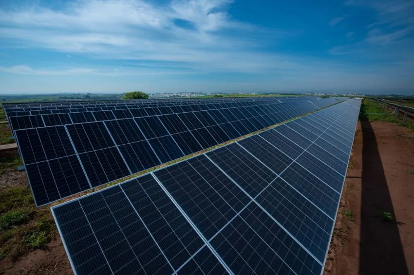 CCR firma contrato para usar energia solar em pedágios