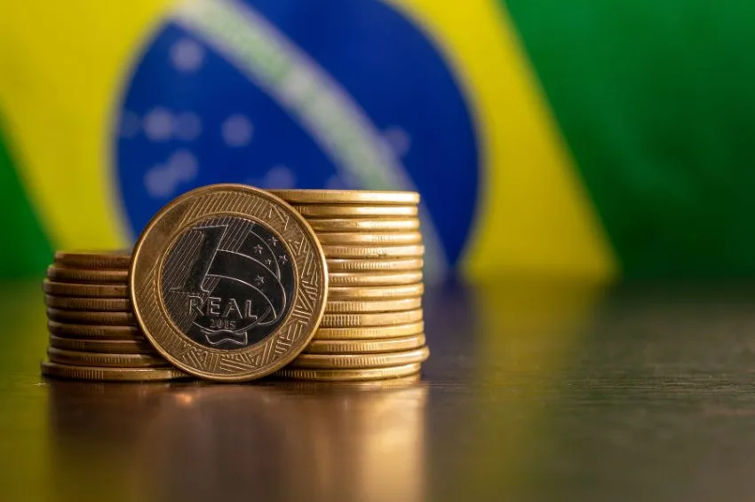 Cenário de juros a 14,25% em março quais os impactos para o setor solar