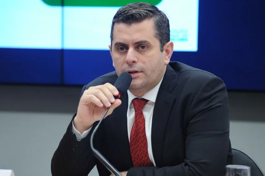 Dois pesos e duas medidas em pautas cruciais para o setor elétrico