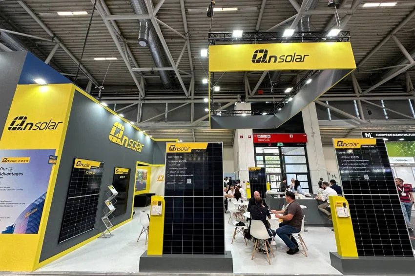 Qn-Solar amplia presença global e aprimora eficiência de módulos 