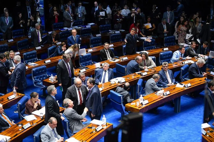 Senado aprova PL das eólicas offshore com “jabutis” que beneficiam carvão e gás