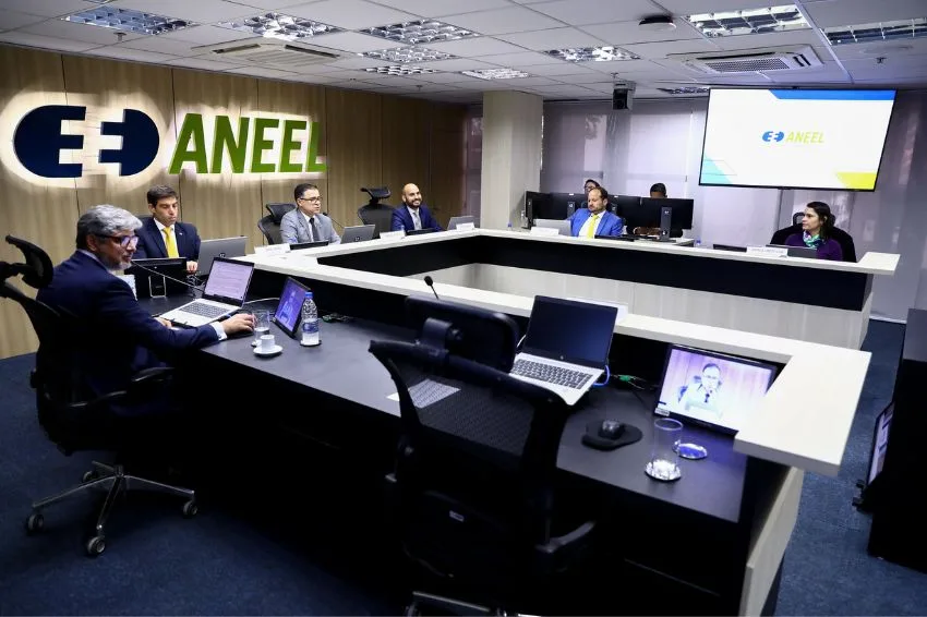Com nova diretora, ANEEL começa a destravar pauta parada há 8 meses