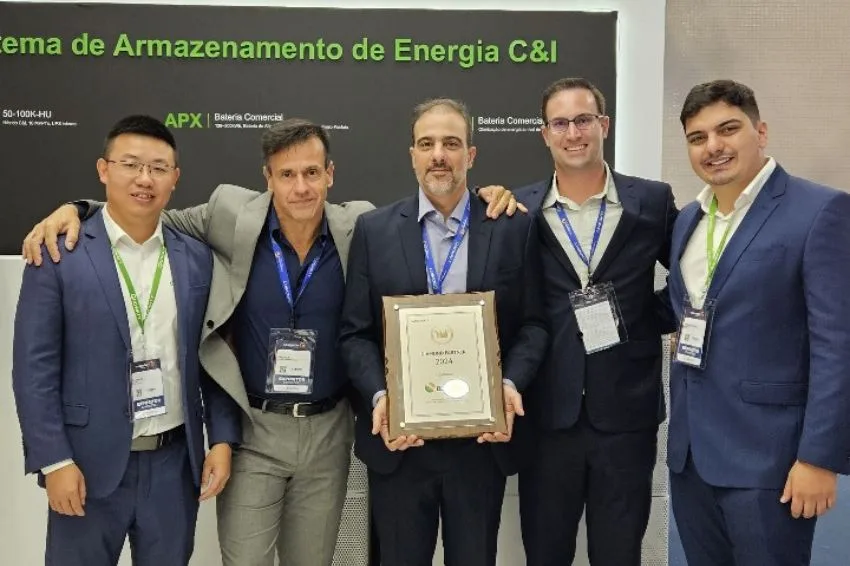 Bluesun renova parceria com Growatt para distribuir 156 MWp em inversores