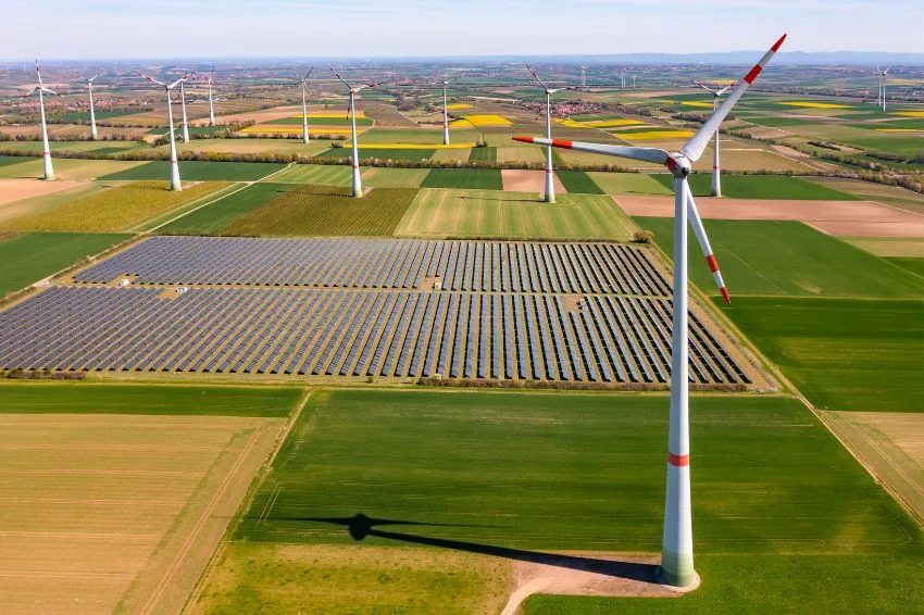 Cortes na geração solar e eólica chegam a 400 mil horas em 2024