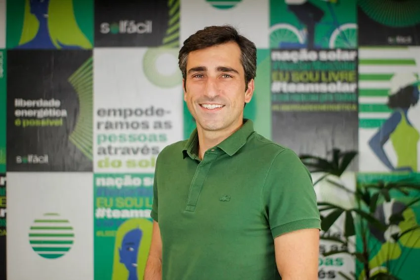 Mesmo com juros altos, financiamento solar está mais acessível do que há um ano
