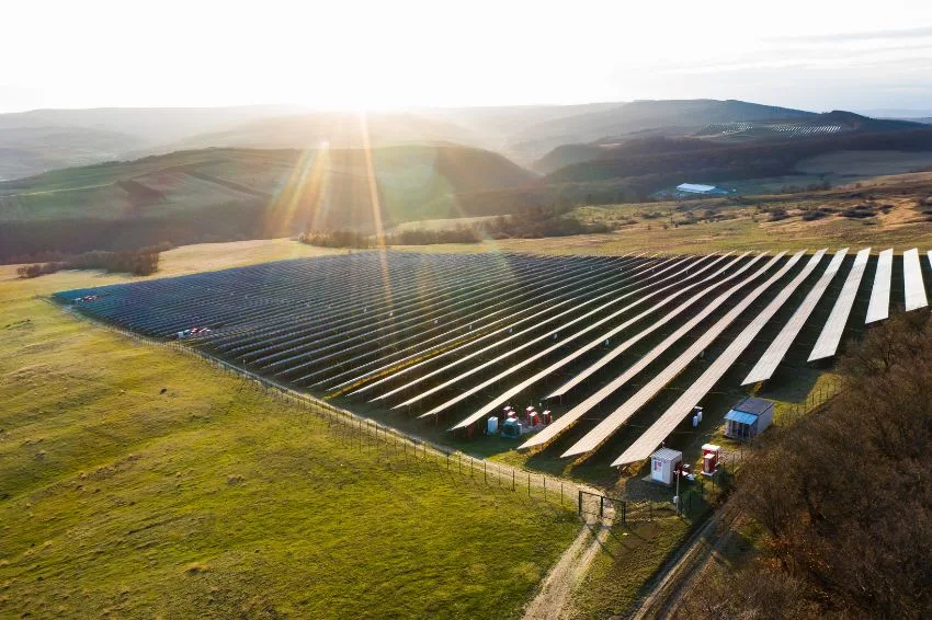 Canal Solar promove aula magna sobre projetos fotovoltaicos grande porte