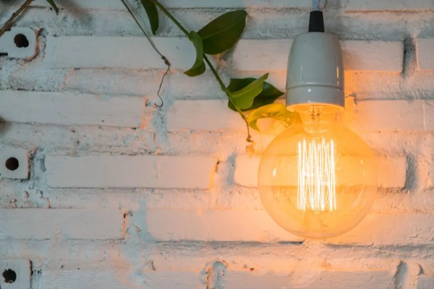 Conta de luz sobe 16,8% e leva inflação de fevereiro ao maior nível desde 2003