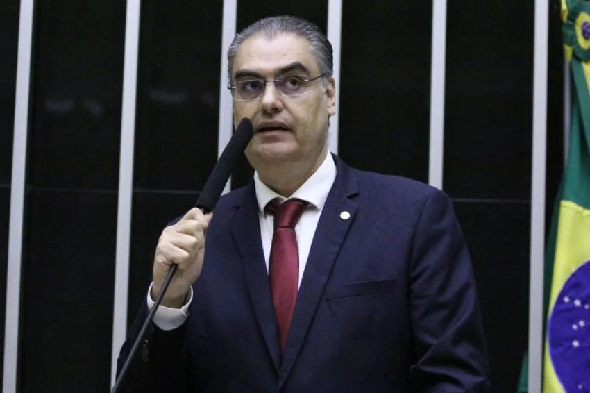 Deputado Lafayette Andrada pode deixar Comissão de Minas e Energia