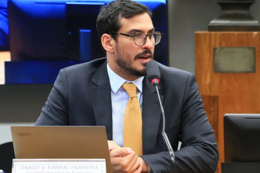 Leilão de baterias ocorrerá no segundo semestre, diz secretário do MME 