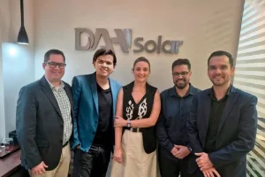 DAH Solar mira 1 milhão de vendas no Brasil em 2025 (1)