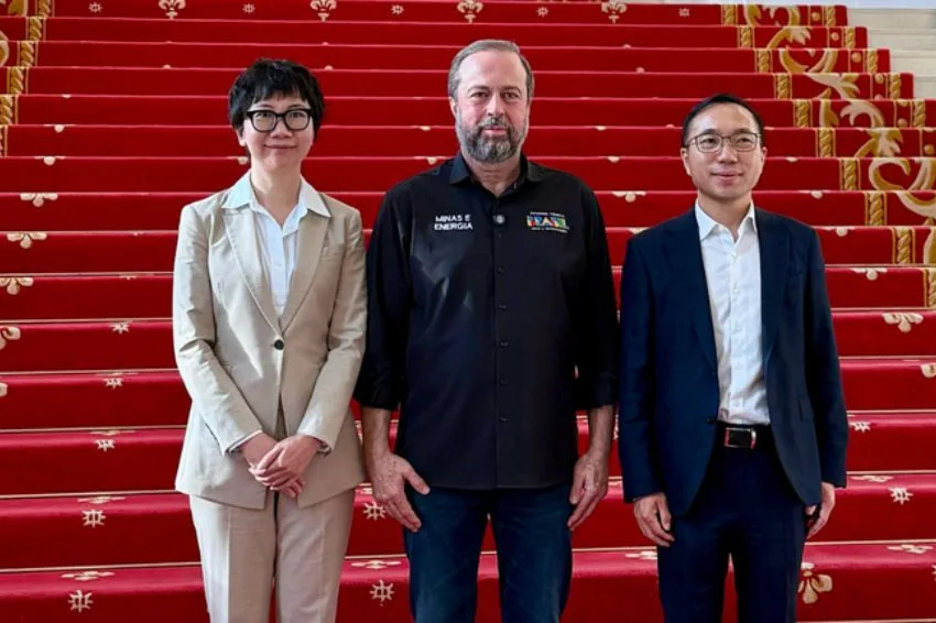 Silveira se reúne com executivos da Huawei para discutir tecnologias para o leilão de baterias