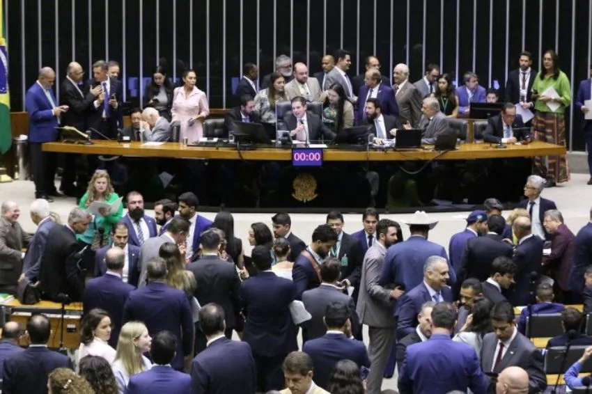 Deputados farão audiência pública para debater MP do setor elétrico