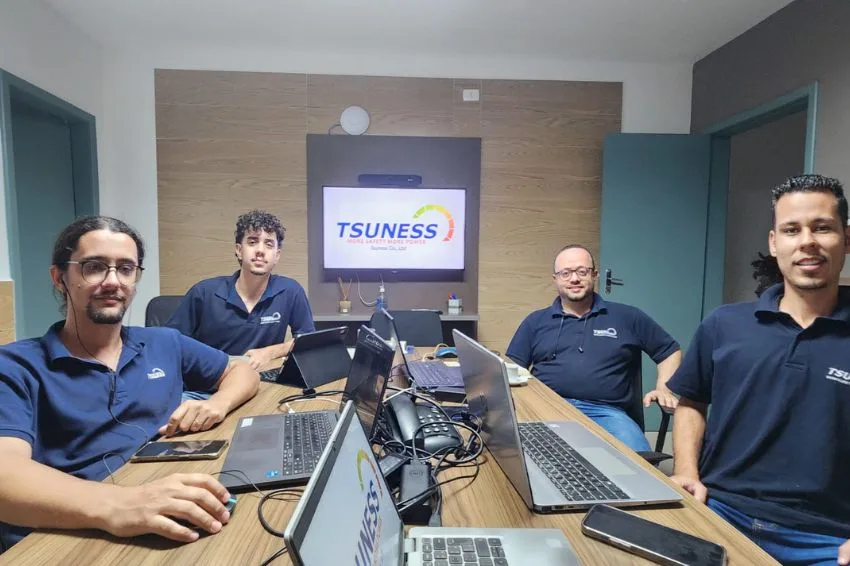 Canal Solar - Suporte técnico da TSUNESS conquista 98,6% de aprovação no Brasil