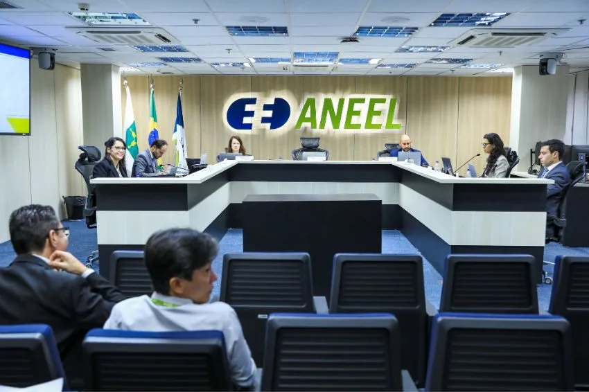 Canal Solar - ANEEL amplia orçamento da CDE para R$ 49,2 bilhões