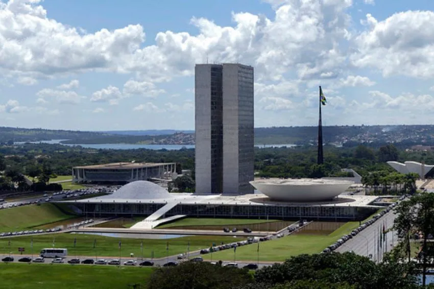 Canal Solar - Atraso em instalação de comissão pode inviabilizar MP do setor elétrico