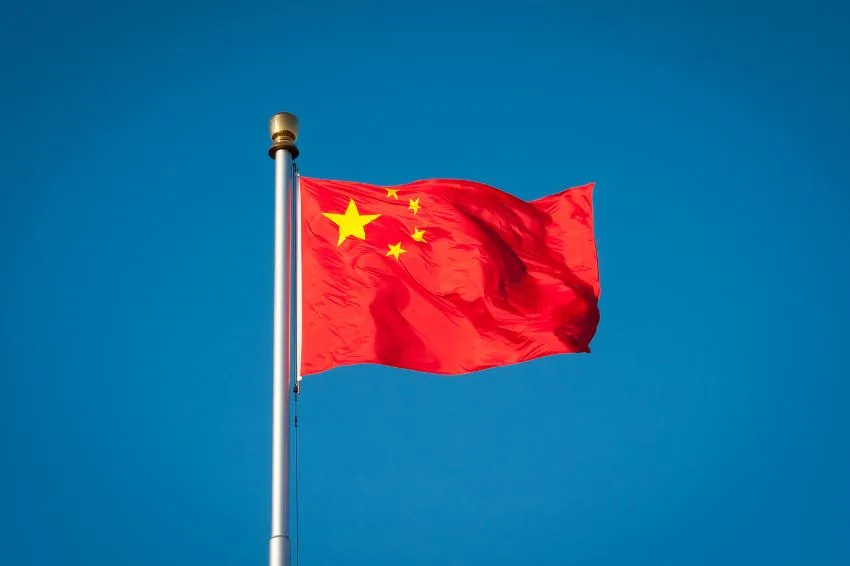 Canal Solar - China se torna o primeiro país a atingir 1 TW de energia solar instalada