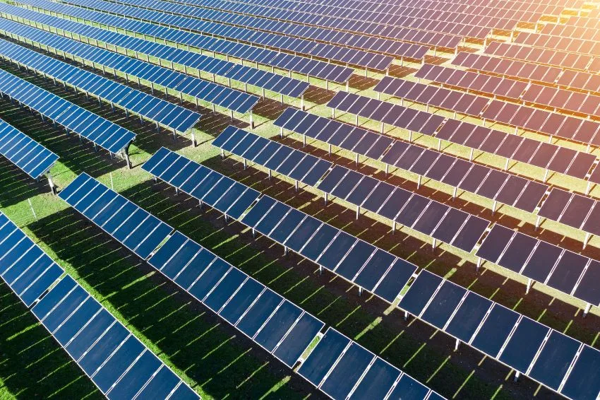 Canal Solar - Curtailment bate recorde e atinge 28% da geração solar centralizada, diz Bradesco BBI
