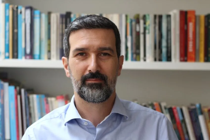 Do brilho das moedas ao sol das renováveis: a trajetória de Fernando Schulman