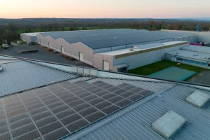 Financiamento corporativo para energia solar recua 39% no 1º semestre de 2025