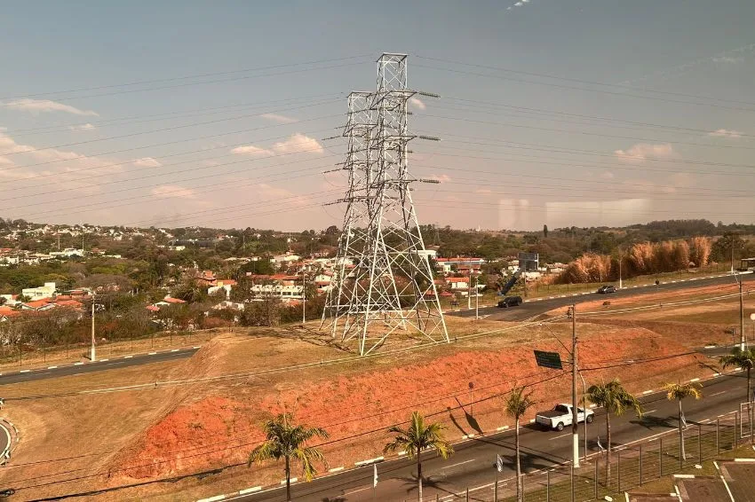 Canal-Solar - MME abre consulta para modernizar a transmissão de energia elétrica